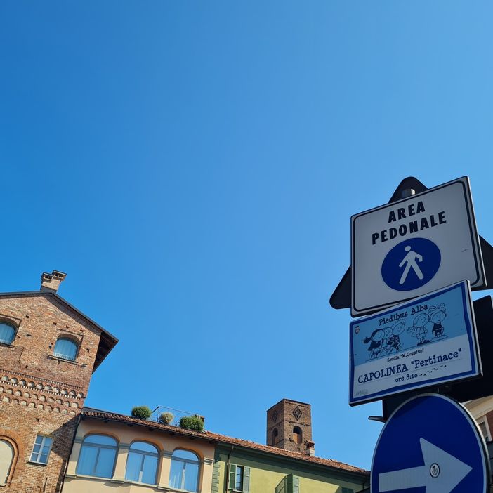 Un capolinea del Piedibus albese Un capolinea del Piedibus albese