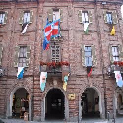 Fossano: lo "Sportello del Cittadino" a misura di mamma e bambino