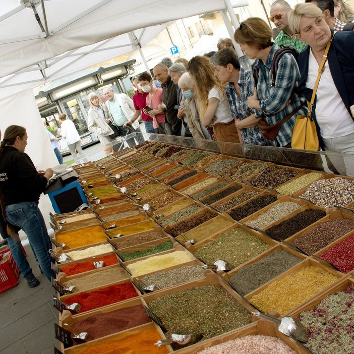 Domenica torna a Savigliano Quintessenza: una giornata ricca di eventi e profumi Domenica torna a Savigliano Quintessenza: una giornata ricca di eventi e profumi