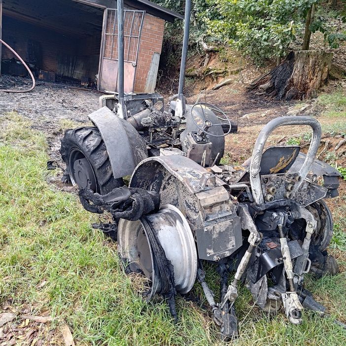 Verzuolo, attesa la conta dei danni certa dopo l'incendio all'Istituto di Agraria che si aggirerebbe sui 250mila euro. “Senza mezzi, a rischio la raccolta frutta”