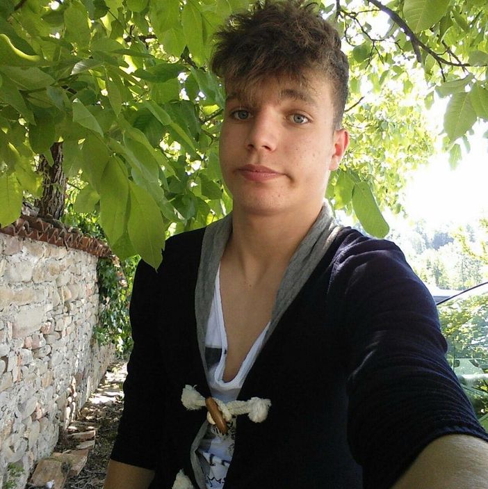 Gabriele Alladio, giovane e appassionato agricoltore, morto nel 2018, a diciotto anni, per un infortunio sul lavoro Gabriele Alladio, giovane e appassionato agricoltore, morto nel 2018, a diciotto anni, per un infortunio sul lavoro