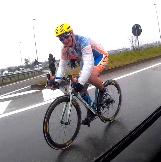 Paolo Salvatico in sella alla sua bicicletta, in due scatti inviati al nostro giornale dalla società sportiva piaschese