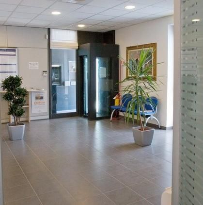 L'interno della filiale di Magliano