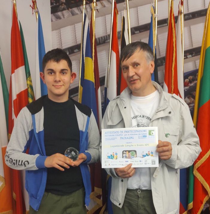 Legambiente Langhe e Roero premiata a Roma per l'inchiesta sulle bottiglie di plastica nei bar di Alba e Bra