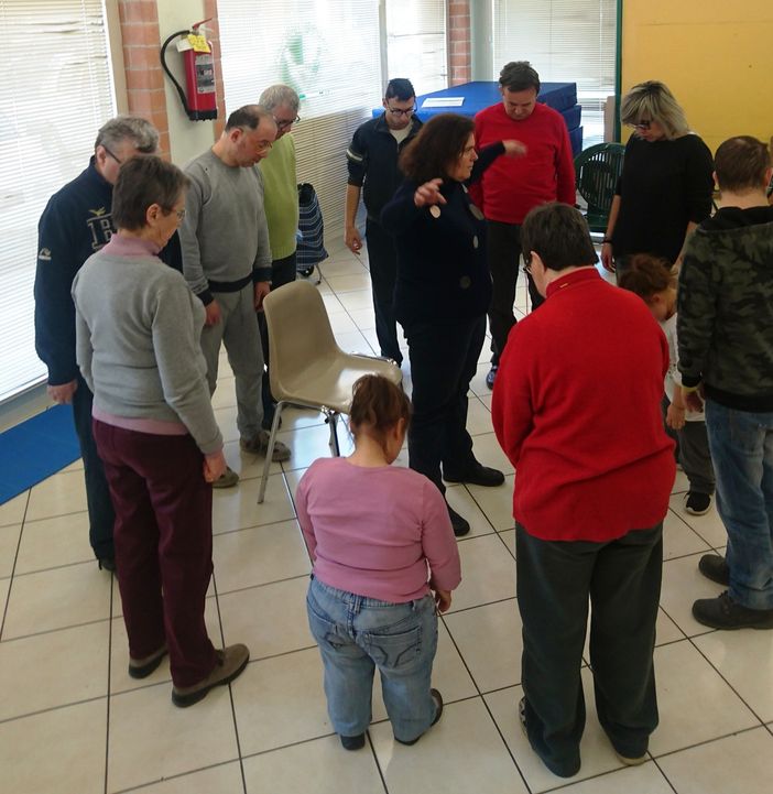 I ragazzi dell’A.S.HA.S. presentano lo spettacolo “Latte e biscotti”, ospite il comico Davide D’Urso da Colorado