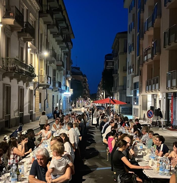 Successo a Cuneo per la "Cena di quartiere"