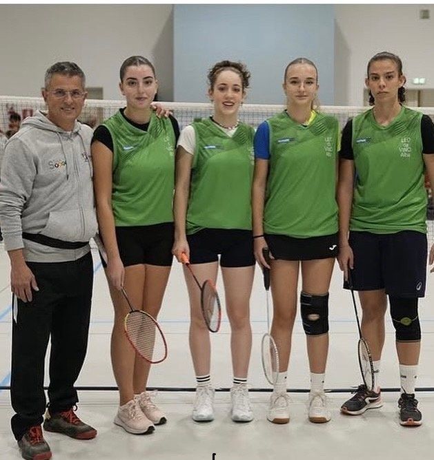 Le ragazze del Liceo Da Vinci di Alba a Montesilvano