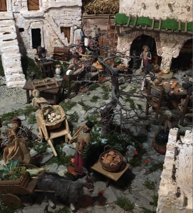 Un premio per il visitatore numero 10mila del presepe meccanico di Racconigi