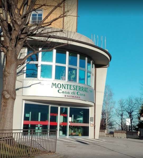 L'ingresso della casa di cura Monteserrat a Borgo San Dalmazzo L'ingresso della casa di cura Monteserrat a Borgo San Dalmazzo