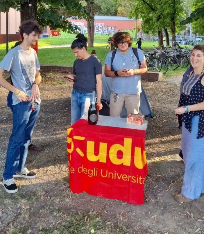 "Solidarietà ai Giovani Democratici torinesi e all'Unione universitari per l'aggressione subita" "Solidarietà ai Giovani Democratici torinesi e all'Unione universitari per l'aggressione subita"