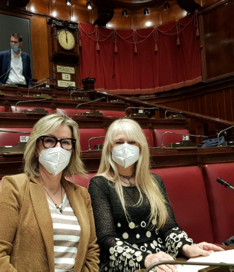 Pari opportunità, Ciaburro e Caretta: "Con i nostri emendamenti aiuto alle donne in carriera"