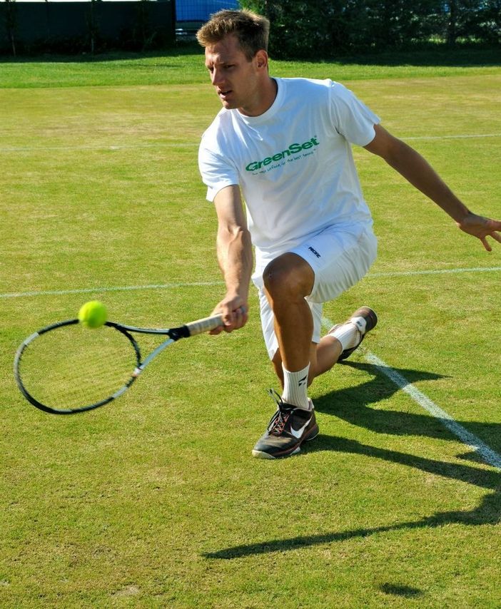 Viktor Galovic sul nuovo campo in erba naturale