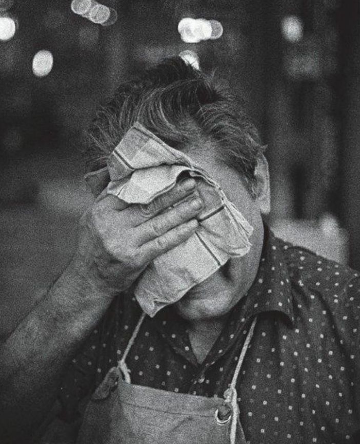 "Vite dure": a Cuneo la mostra fotografica di Mauro Vallinotto sull'emigrazione italiana degli anni Settanta