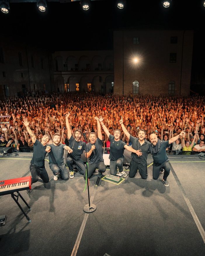 Domani il concerto di Francesco Gabbani tra i monti e i prati di Sampeyre Domani il concerto di Francesco Gabbani tra i monti e i prati di Sampeyre
