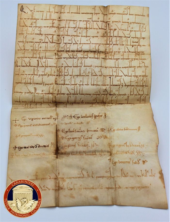 Una pergamena del 1153 torna a Cherasco: ritrovamento storico grazie ai Carabinieri