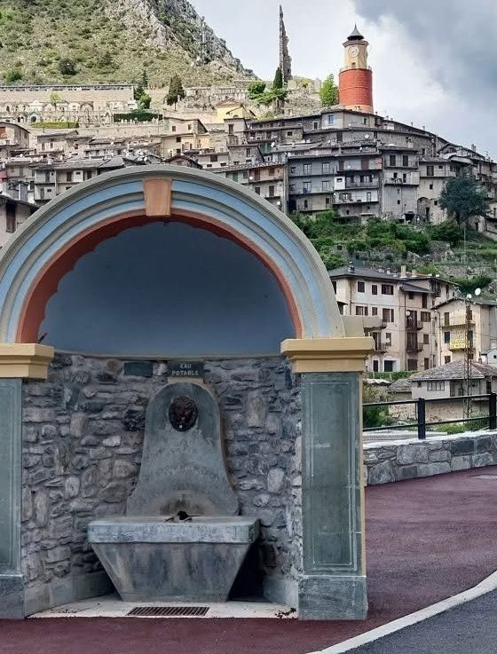La fontana-simbolo di Tenda (Foto FB gruppo "Tende")