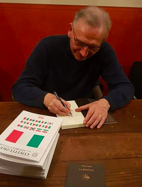 A Caramagna, il sindaco consegna la Costituzione ai neodiciottenni