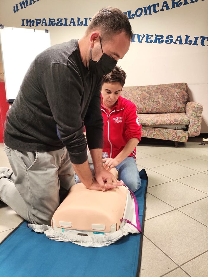 Alla Croce Rossa di Alba si impara a utilizzare il defibrillatore
