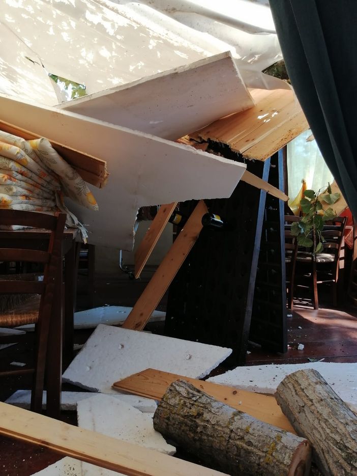 Il giorno dopo si contano i danni nell'area verde di Castagnito Il giorno dopo si contano i danni nell'area verde di Castagnito