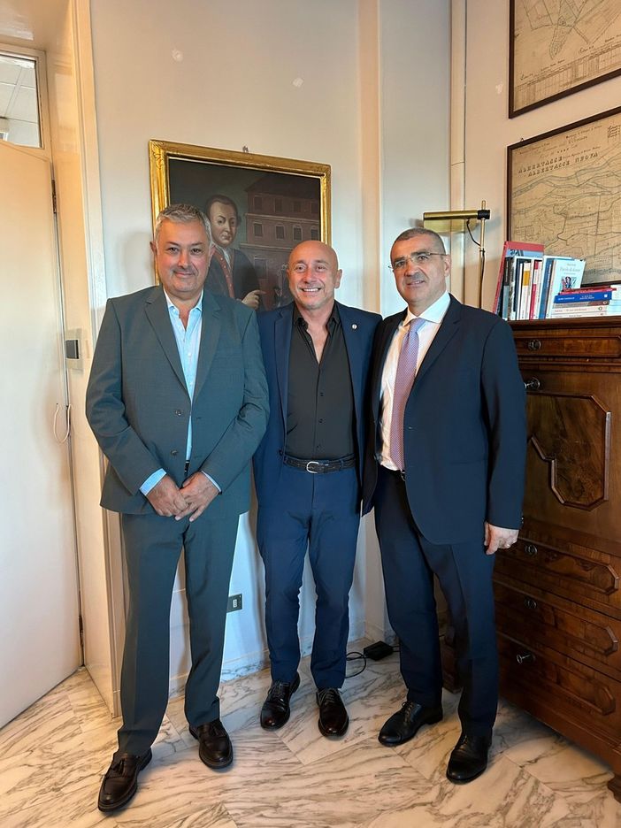 Dasinistra Angelone, Tranchida e Defilippis Dasinistra Angelone, Tranchida e Defilippis