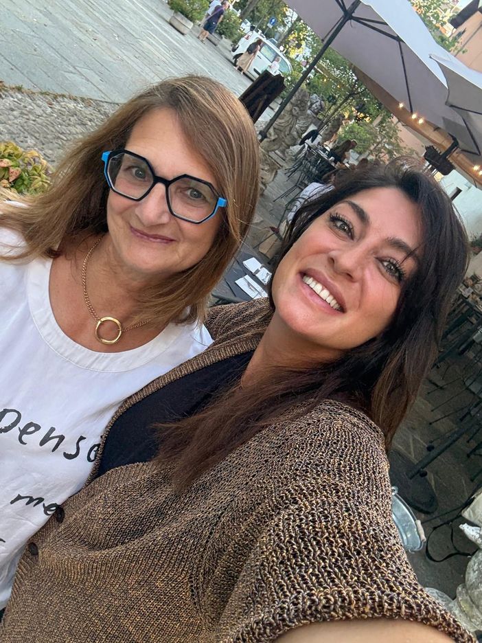 Elisa Isoardi con Paola Gula