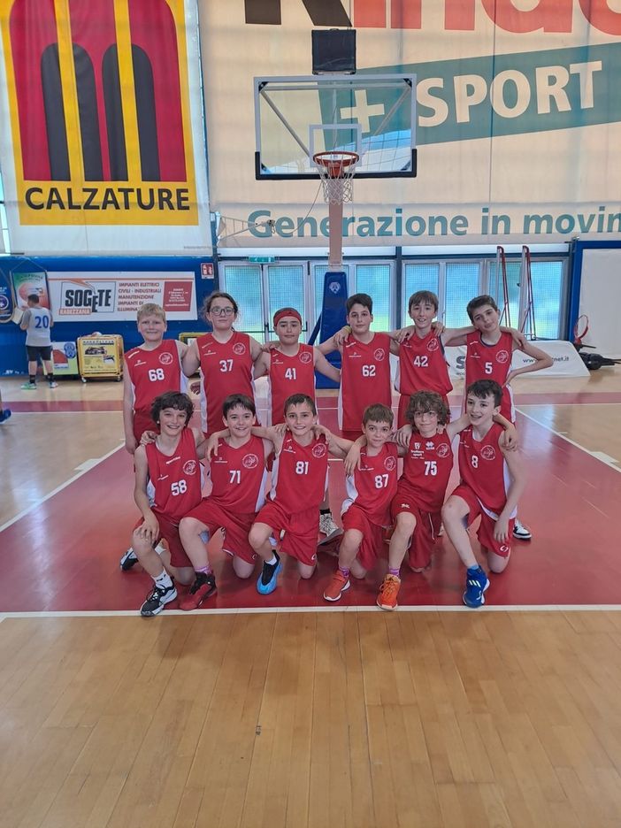 Gli esordienti della pallacanestro Farigliano