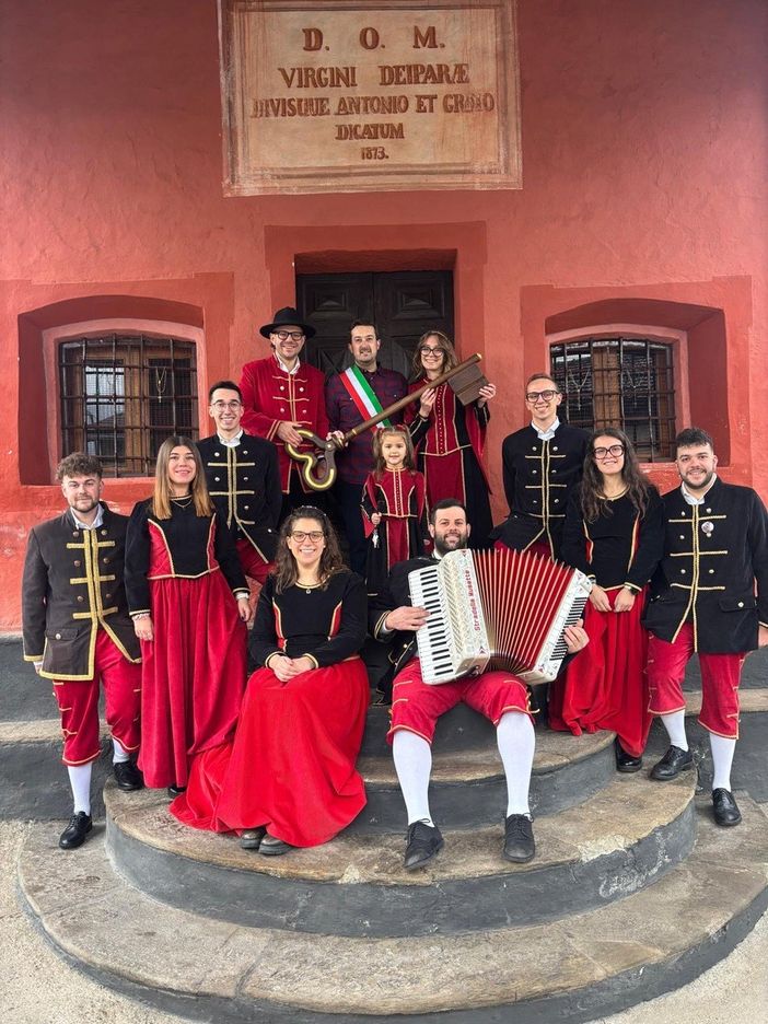 Rifreddo si prepara a festeggiare i 40 anni del carnevale locale: ecco le maschere Rifreddo si prepara a festeggiare i 40 anni del carnevale locale: ecco le maschere