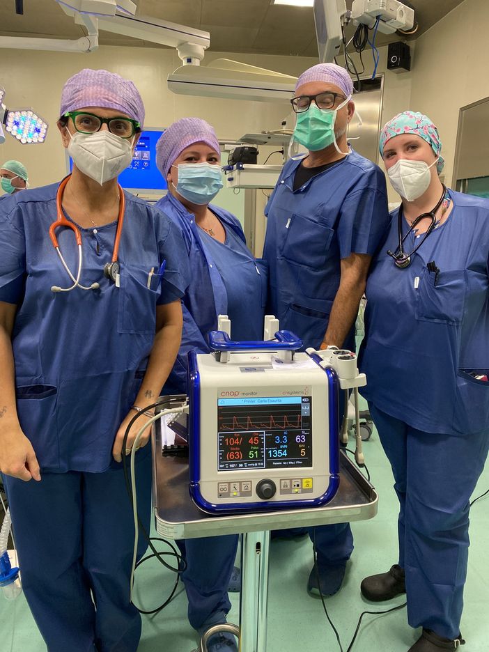 Due cuffie da dita per monitorare i parametri vitali: donazione all'ospedale di Mondovì Due cuffie da dita per monitorare i parametri vitali: donazione all'ospedale di Mondovì