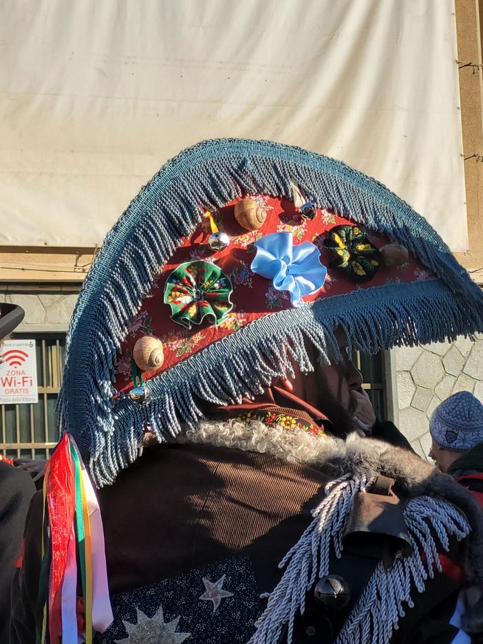 Arriva La Buato, il documentario sull’antica festa occitana che mostra l’utopia di una comunità autentica Arriva La Buato, il documentario sull’antica festa occitana che mostra l’utopia di una comunità autentica