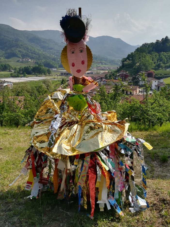 “Festa degli Spaventapasseri” a Castellar di Saluzzo: domenica 14 maggio si replica