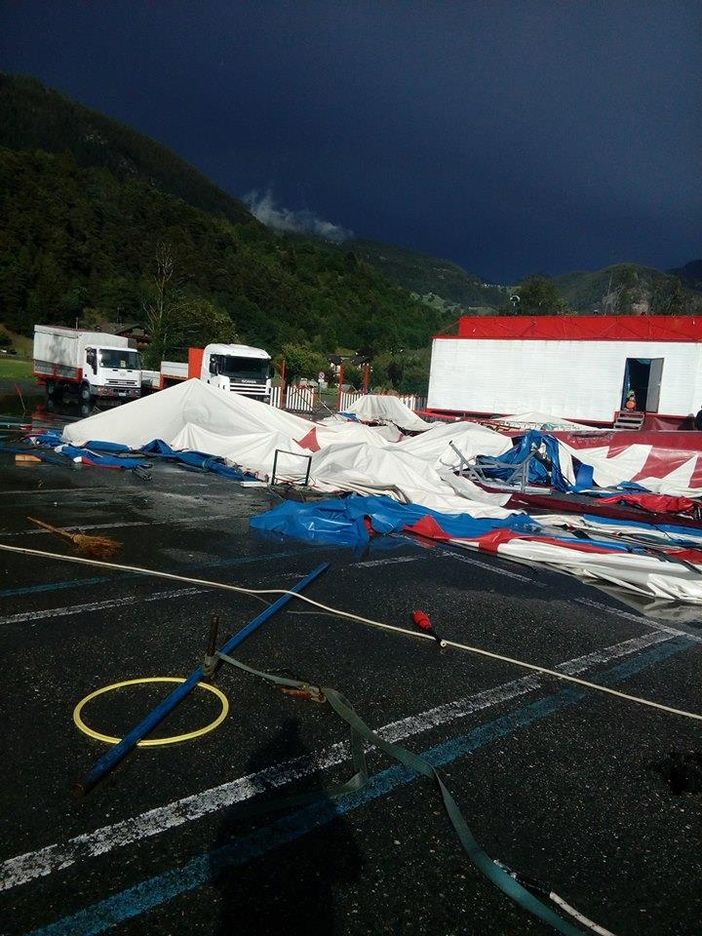 Tromba d’aria in Val d’Aosta distrugge lo chapiteau del Circo Peppino Medini