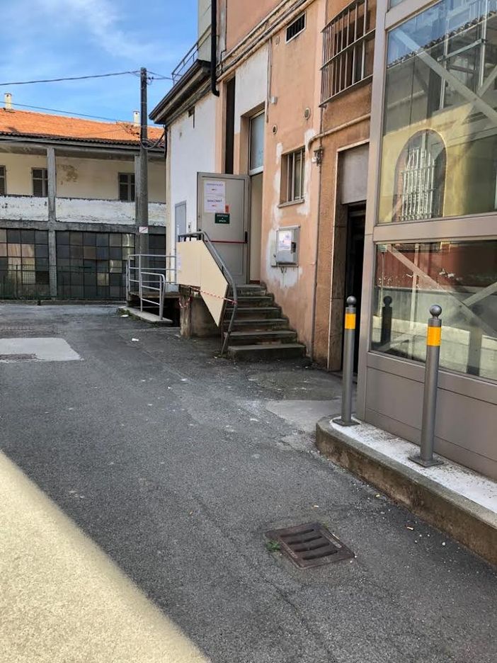 L'ingresso provvisorio della Filiale San Paolo di Verzuolo L'ingresso provvisorio della Filiale San Paolo di Verzuolo