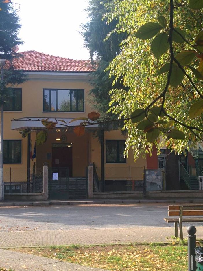 La foto apparsa ieri sulla pagina facebook di Schooltoon