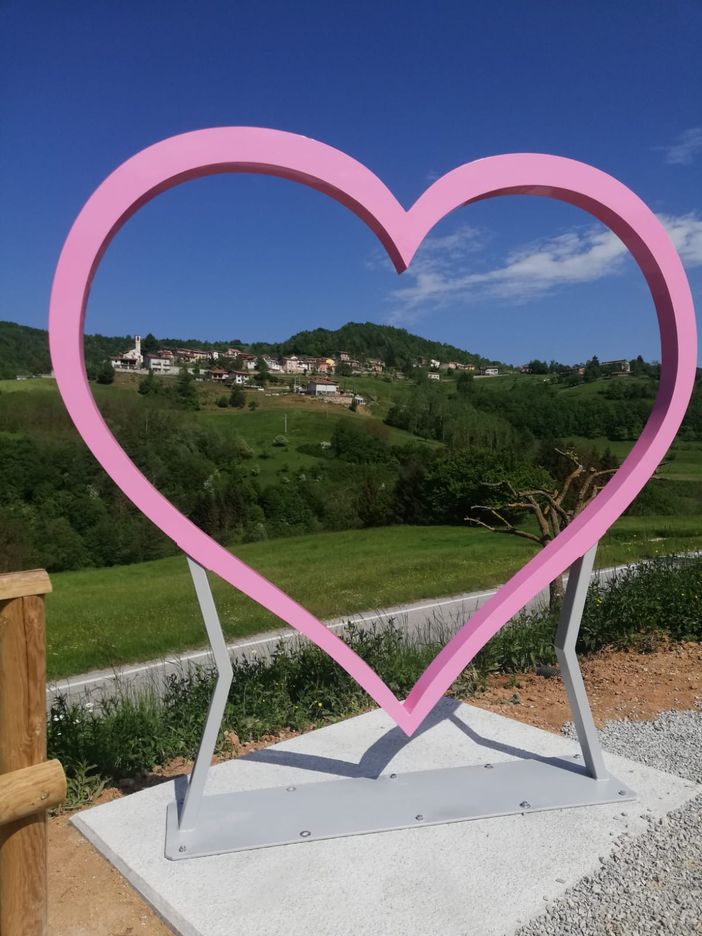Perlo, un cuore rosa aspettando il Giro d’Italia