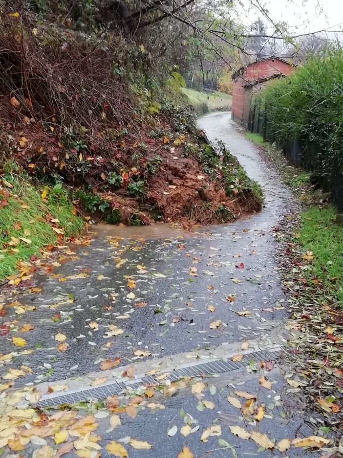 Il maltempo si fa sentire anche a Rifreddo: torrenti a livello di guardia e frana su via Madonna del Devesio