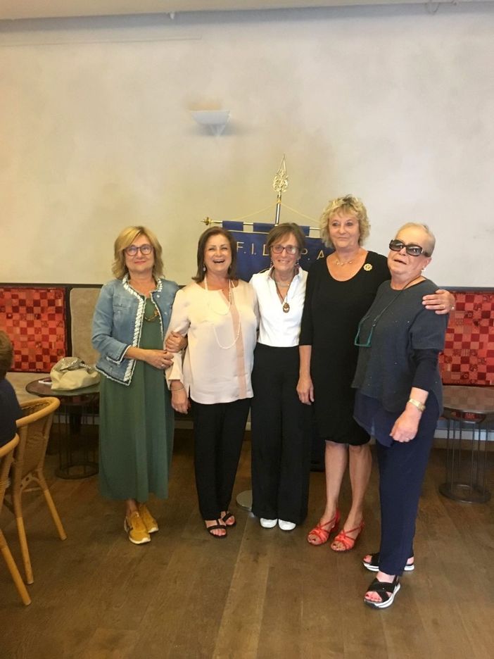 Saluzzo: direttivo Fidapa 2017 - 2019 . da sinistra Carla Monge, Luisa Borrega, Sandra Ghione, Barbara Orusa, Lia Ferri