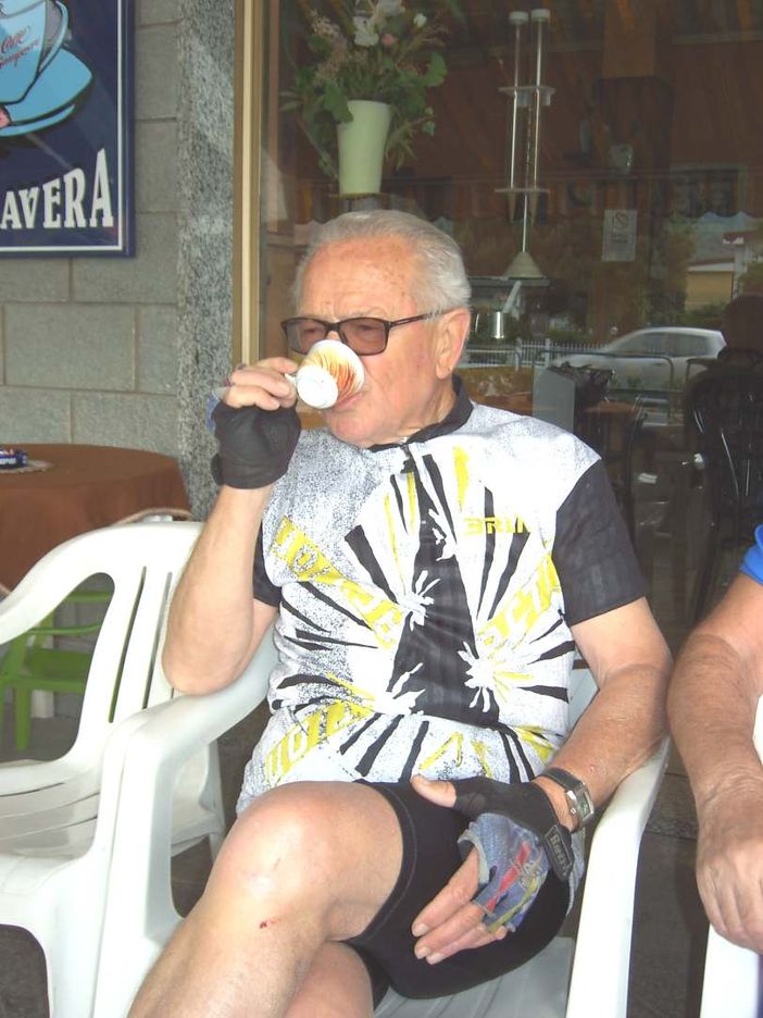 Carlo Maroglio al bar di Piasco