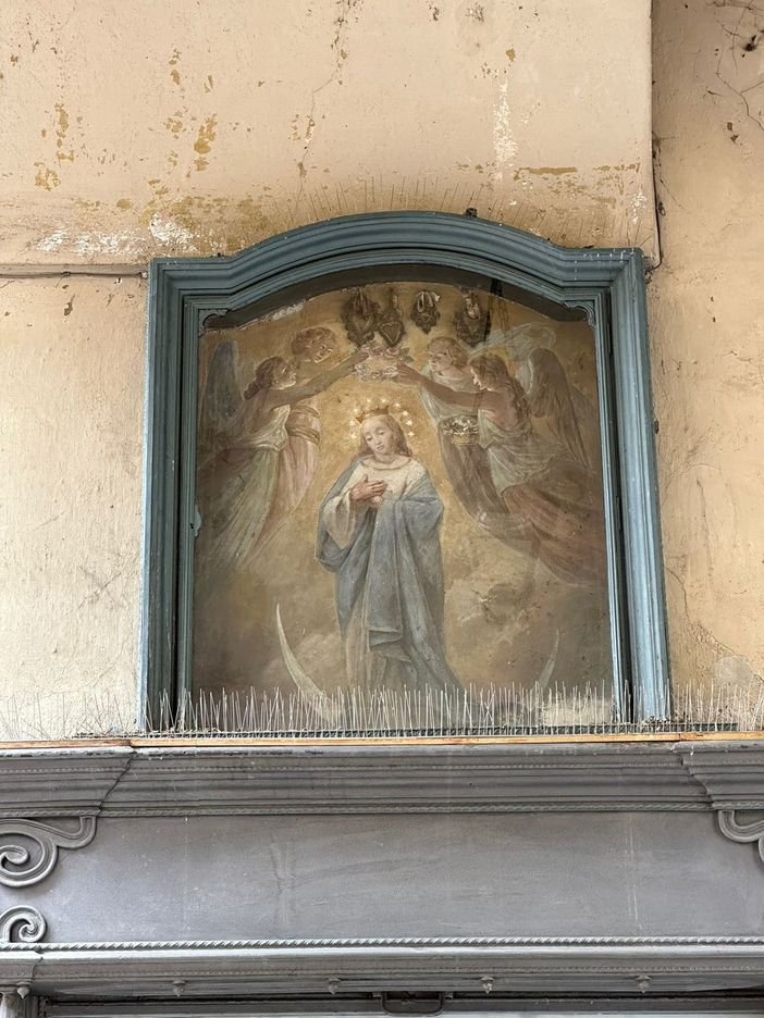 Saluzzo, il dipinto di Porta Vacca tornato visibile Saluzzo, il dipinto di Porta Vacca tornato visibile