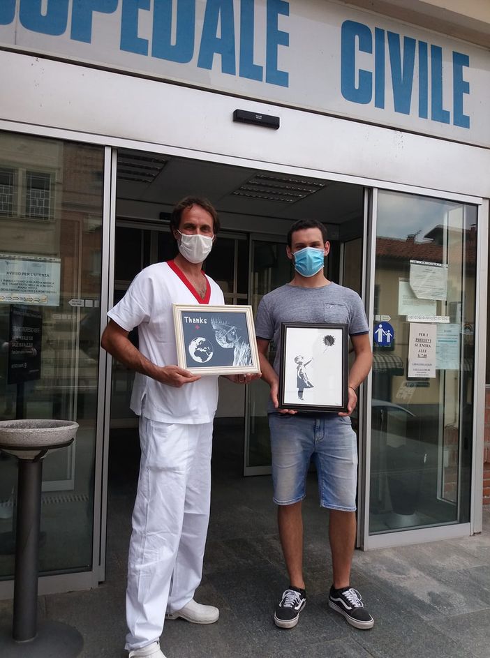 Saluzzo la donazione dell'opera di Stefano Avalis all'ospedae di Saluzzo. Foto tratta dalla pagina facebook dell'Associazione "Officina delle idee per il futuro dell'Ospedale di Saluzzo"
