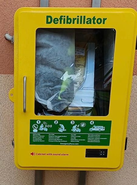 Il defibrillatore di ultima generazione installato alla bocciofila di Roreto di Cherasco