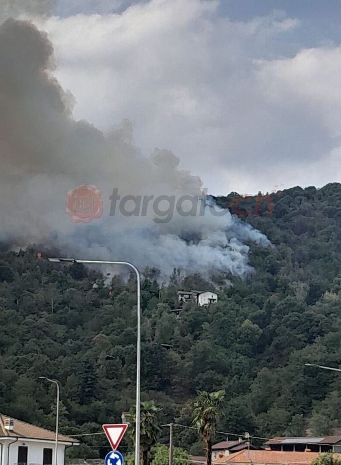 Revello, incendio in località Morra San Martino (FOTO AIB)