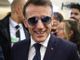 Macron e il look 'Top Gun' a Davos: occhiali specchiati tra stile e ironia sui social