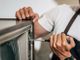 Riparazione elettrodomestici: perché evitare (assolutamente) il fai da te