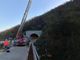 I soccorsi all'operaio precipitato da un viadotto nei pressi di Altare