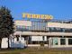 Lo stabilimento Ferrero di Alba (foto Andrea Boano) Lo stabilimento Ferrero di Alba (foto Andrea Boano)