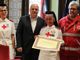 Annalia Gallani premiata dal sindaco Maurizio Marello e dal presidente Cri Luigi Aloi Annalia Gallani premiata dal sindaco Maurizio Marello e dal presidente Cri Luigi Aloi