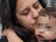 Il piccolo Domenico con la madre Patrizia (foto Adnkronos)
