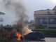 Auto in fiamme a Cherasco: intervengono i Vigili del Fuoco [VIDEO]