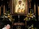 san Giovanni Paolo II in preghiera davanti alla Madonna Nera san Giovanni Paolo II in preghiera davanti alla Madonna Nera