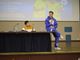 Al microfono Frio con accanto il content creator Lorydido